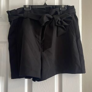 NWOT Apt. 9 Black Shorts w/ tie